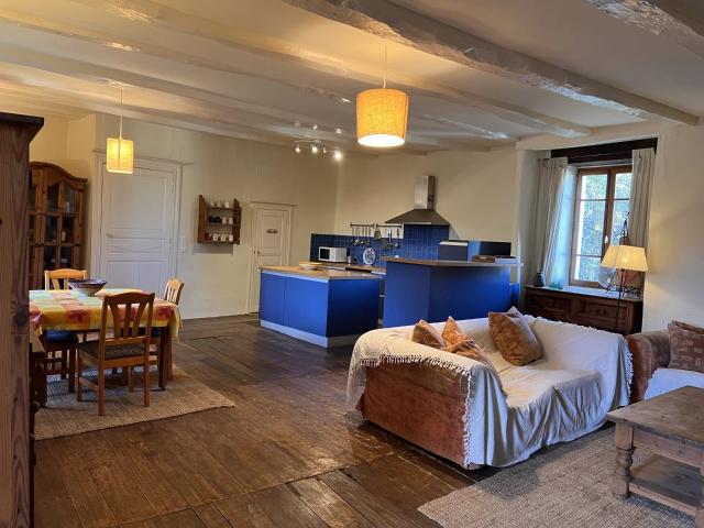Charmante Maison en Pierre 137m² Varen