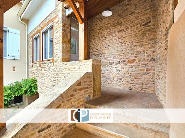 Charmante maison en pierre 150 m2 au calme à Pierreclos