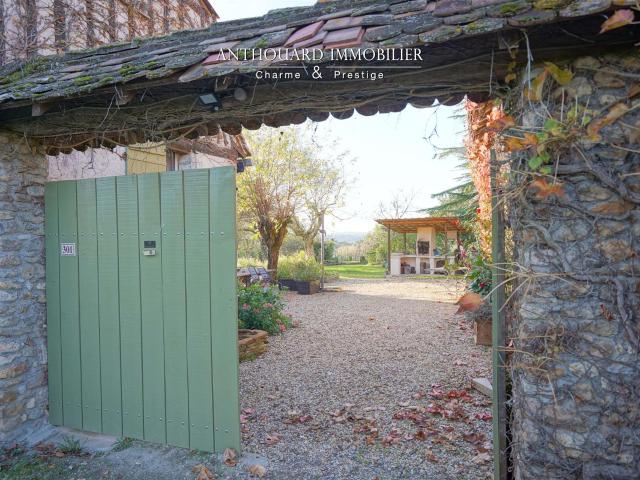 Charmante maison en pierre, vue 220m² Villamblard