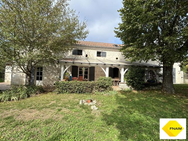 Charmante maison en pierre avec dépendance et piscine 191m² Laroque Timbaut