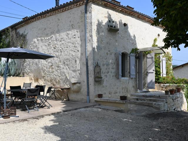 Charmante maison en pierre avec gîte et piscine 171m² Pujols