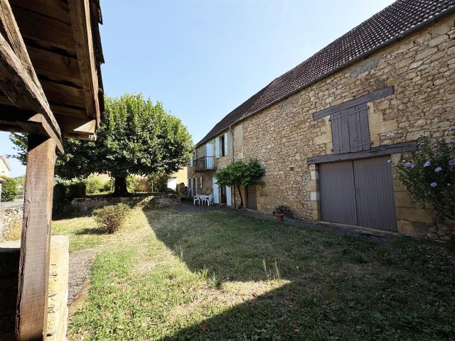 Charmante maison en pierre avec grange et jardin – Groléjac. 106m² Sarlat la Canéda