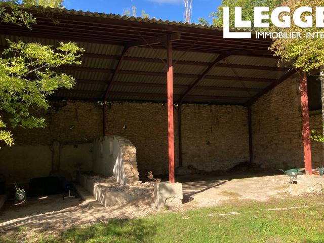 Charmante maison en pierre avec grange et piscine, jolie vue