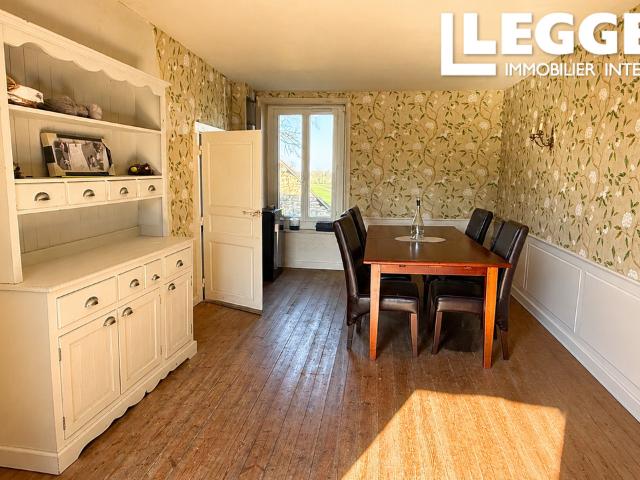 Charmante maison en pierre avec jardin, atelier, ancien four à pain et vue dégagée sur la campagne