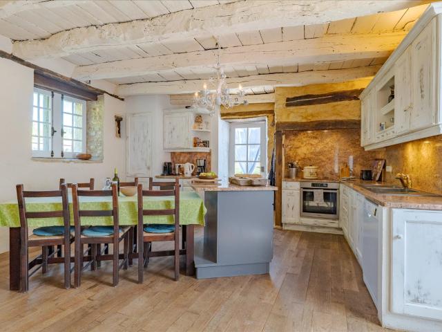 Charmante maison en pierre avec piscine et vues sur la campa. 160m² Saint Pompont