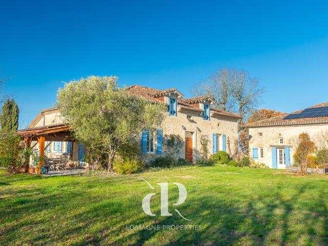 Charmante maison en pierre avec vue imprenable 294m² Miradoux