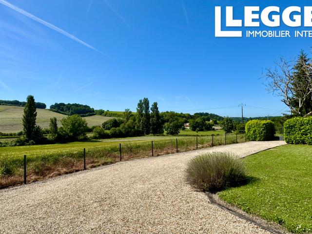Charmante maison en pierre, grange, jardin, cadre calme avec de belles vues sur la campagne environnante
