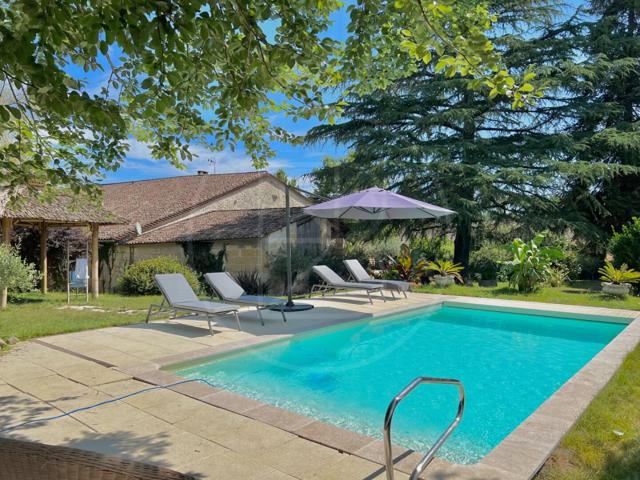 Charmante maison en pierre rénovée 319m² Créon