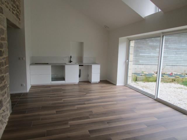CHARMANTE MAISON EN PIERRES A LOUER