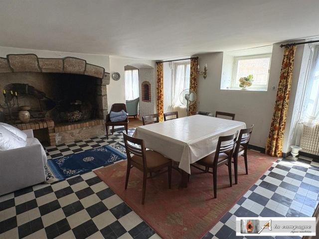 Charmante maison en pierres à rafraîchir 146m² Pionsat
