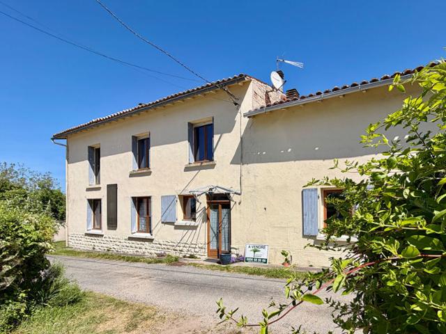 Prix exceptionel pour cette charmante maison entre Aulnay de Saintonge et Matha