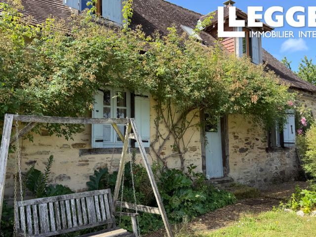 Charmante maison familiale 5 ch./3 sdb, hameau paisible, piscine 10x5m et vues panoramiques