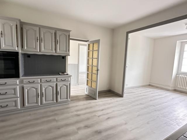 Charmante maison familiale avec grand terrain de 2 000 m2
