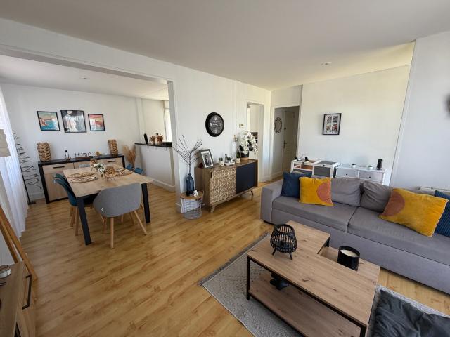 Charmante maison familiale avec jardin –.