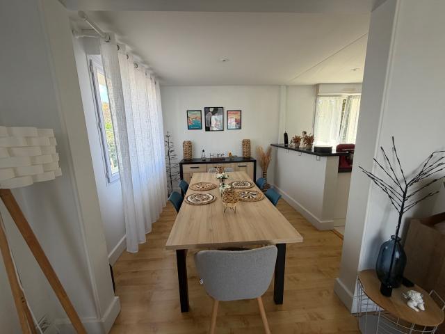 Charmante maison familiale avec jardin –.