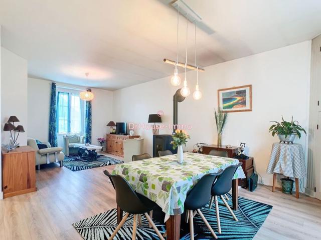 Maison Familiale avec Jardin Arboré, Terrasse, dépendances et Garage