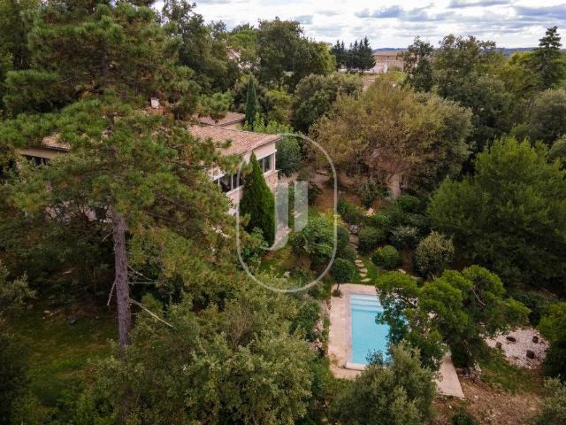 Charmante maison familiale avec piscine à vendre à Monteils 266m² Monteils