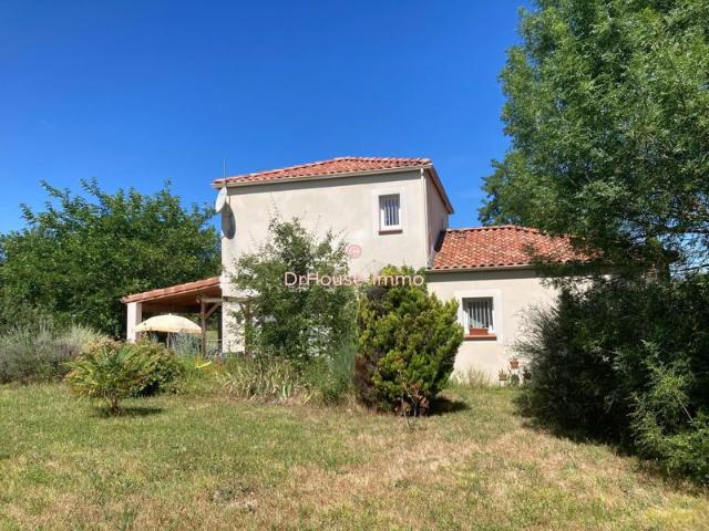 Charmante maison familiale de 5 pièces avec piscine et grand jardin