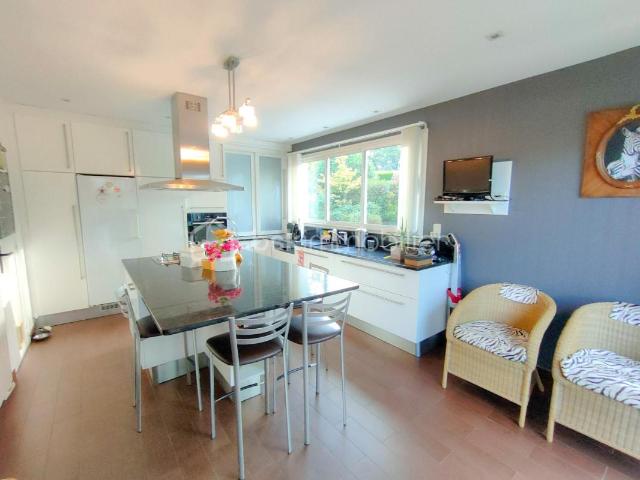 CHARMANTE MAISON FAMILIALE DE 168 M² CHÂTILLON EN VENDELAIS