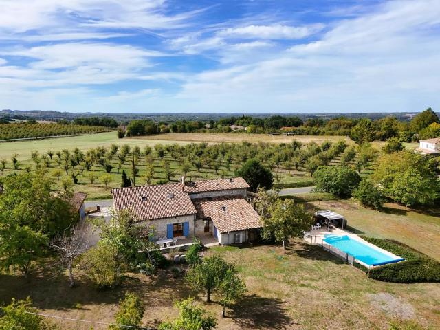 Charmante maison française avec vue et deux logements indépe. 234m² Eymet