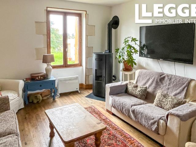 Charmante maison individuelle de 4 chambres avec piscine, au cœur d’un joli village