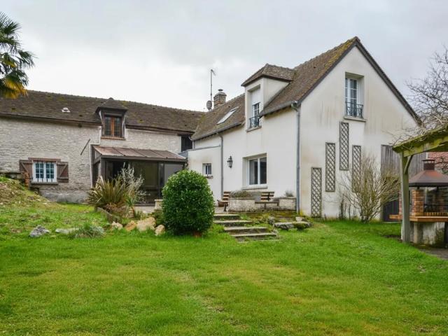 Charmante maison lumineuse avec grand jardin