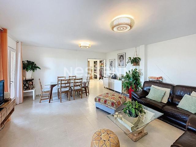Charmante maison provençale 5 pièces de 130 m² avec grand te. 130m² Le Tignet