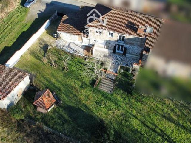 Charmante maison rénovée avec de belles prestations 5 cham