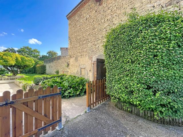 Charmante maison rénovée Grange Grand Terrain 173m² Beauregard Vendon