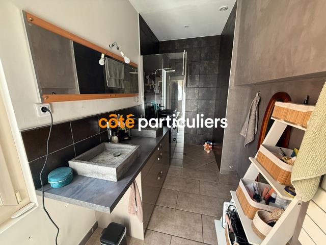 Charmante maison sans travaux avec cour proche centre ville 85m² Saint Amand Montrond
