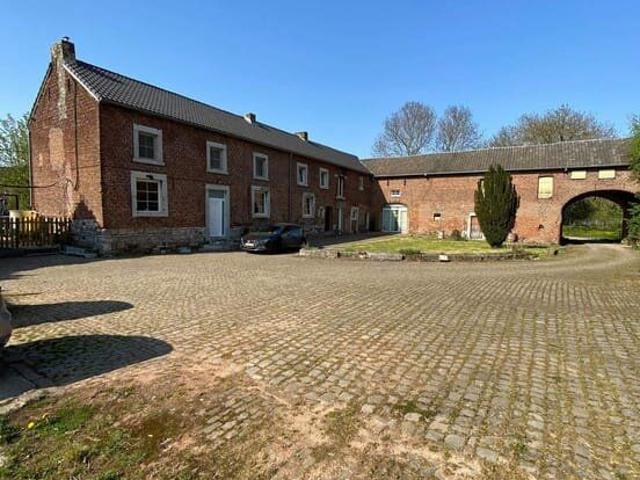 Charmante maison 2 ch. à Faimes, cour pavée 47