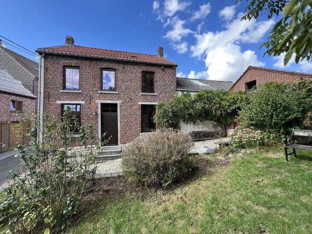 Charmante maison 2 ch avec jardin et cave à Houtain le Val