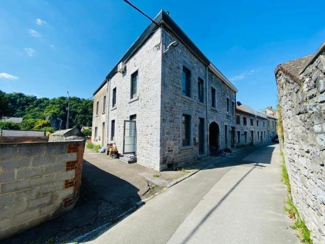 Charmante maison 2 chambres avec jardin à Sclayn