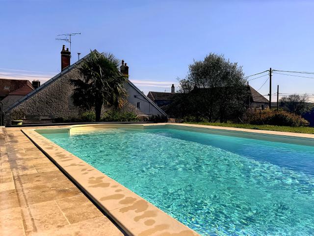 Charmante maison 3 chambres avec piscine à Rainans
