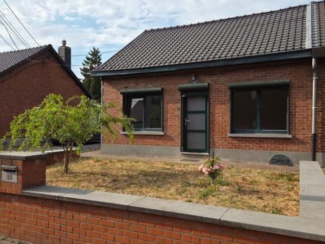 Charmante maison 3 façades – 2 chambres – grand jardin
