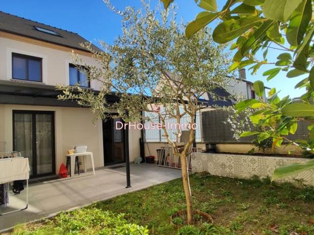 Charmante Maison 7 Pièces 5 Chambres 150 m² Houilles