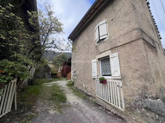 Charmante maison 87 m² avec garage et grange – Louée 450 €/mois