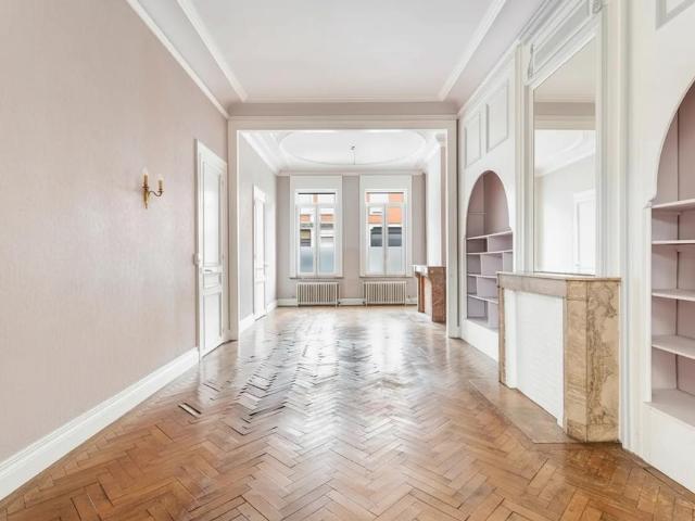 Charmante maison 9 pièces, Roubaix Rénovation à prévoir