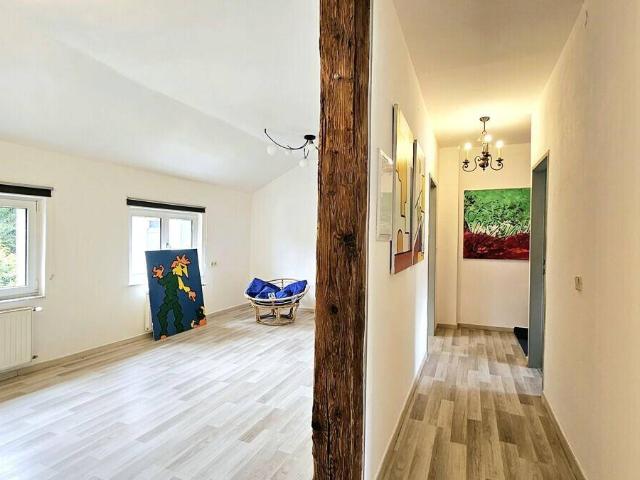 Charmante Maisonette Wohnung mit 4 Schlafzimmern – ideal für Familien oder Studenten WG FH Nähe