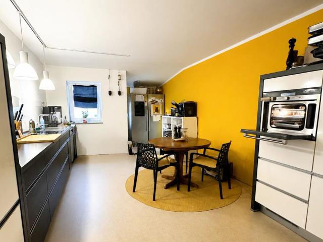 Charmante Maisonette Wohnung mit Galerie, Balkon und Dachterrasse