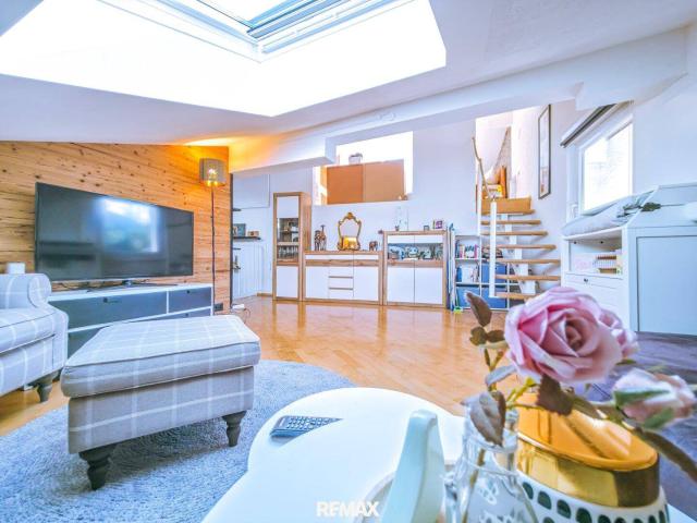 Charmante Maisonette Wohnung in idyllischer Lage am Dorfplatz von Natters – perfekt für Pärchen und junge Familien, die den Dorfcharakter lieben!