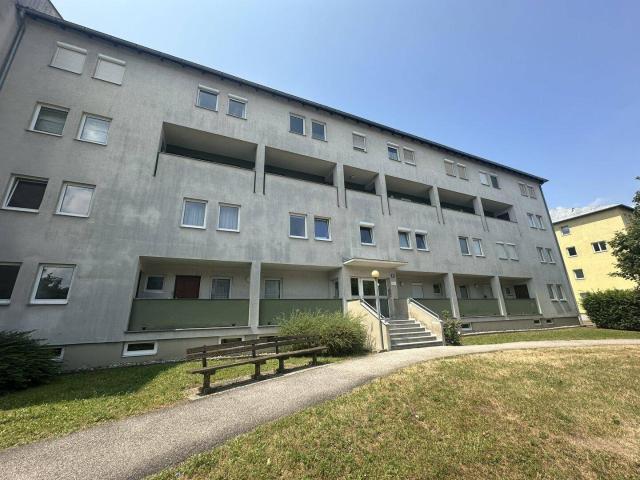Charmante Maisonettewohnung mit 95 m² und Loggia in Enns – Adaptierungsbedürftig mit großem Potenzial!