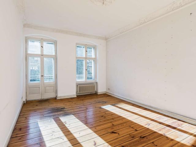 Charmante Stuckaltbauwohnung mit Balkon in begehrter Neuköllner Kiezlage