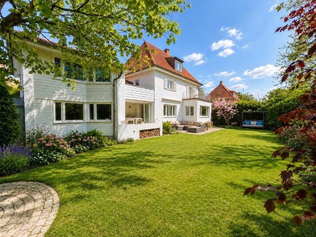 Charmante Stadtvilla mit separatem Gästehaus/Einliegerbereich in schöner und ruhiger Lage