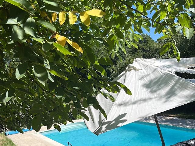 Charmante petite maison avec piscine 135m² Chaillac
