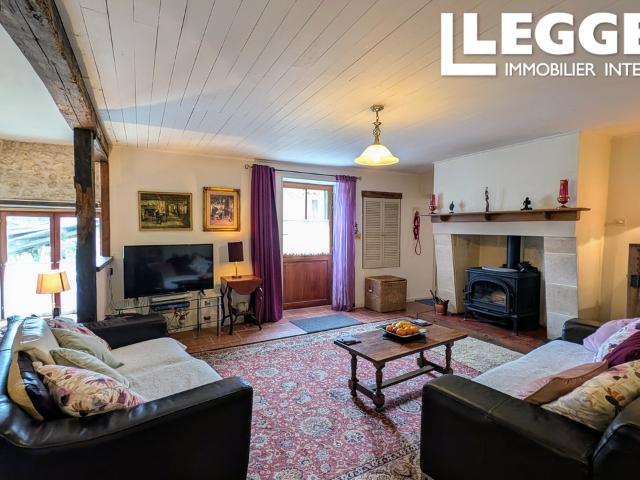 Charmante maison de 3 chambres près de Baignes, Charente Maritime – Jardin, terrain et dépendances