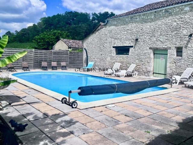 Charmante propriété en pierre avec deux maisons et piscine a 180m² Rouffignac de Sigoulès