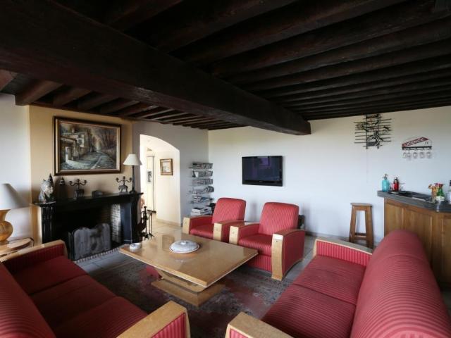 Charmante propriété sur 3380m2 avec piscine intérieure 220m² Saint Saulge
