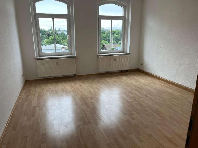 Charmante, renovierte 4 Zi. OG Maisonettewohnung als Renditeobjekt