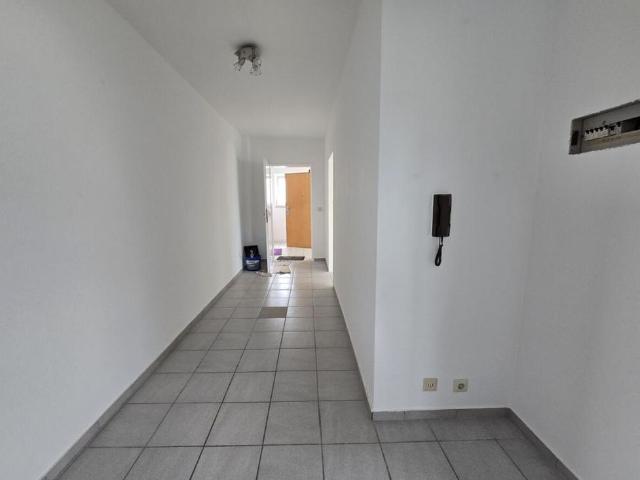 Charmante, renovierte 3 Zi. Dachgeschoss Wohnung mit neuem Bad + neuer Einbauküche